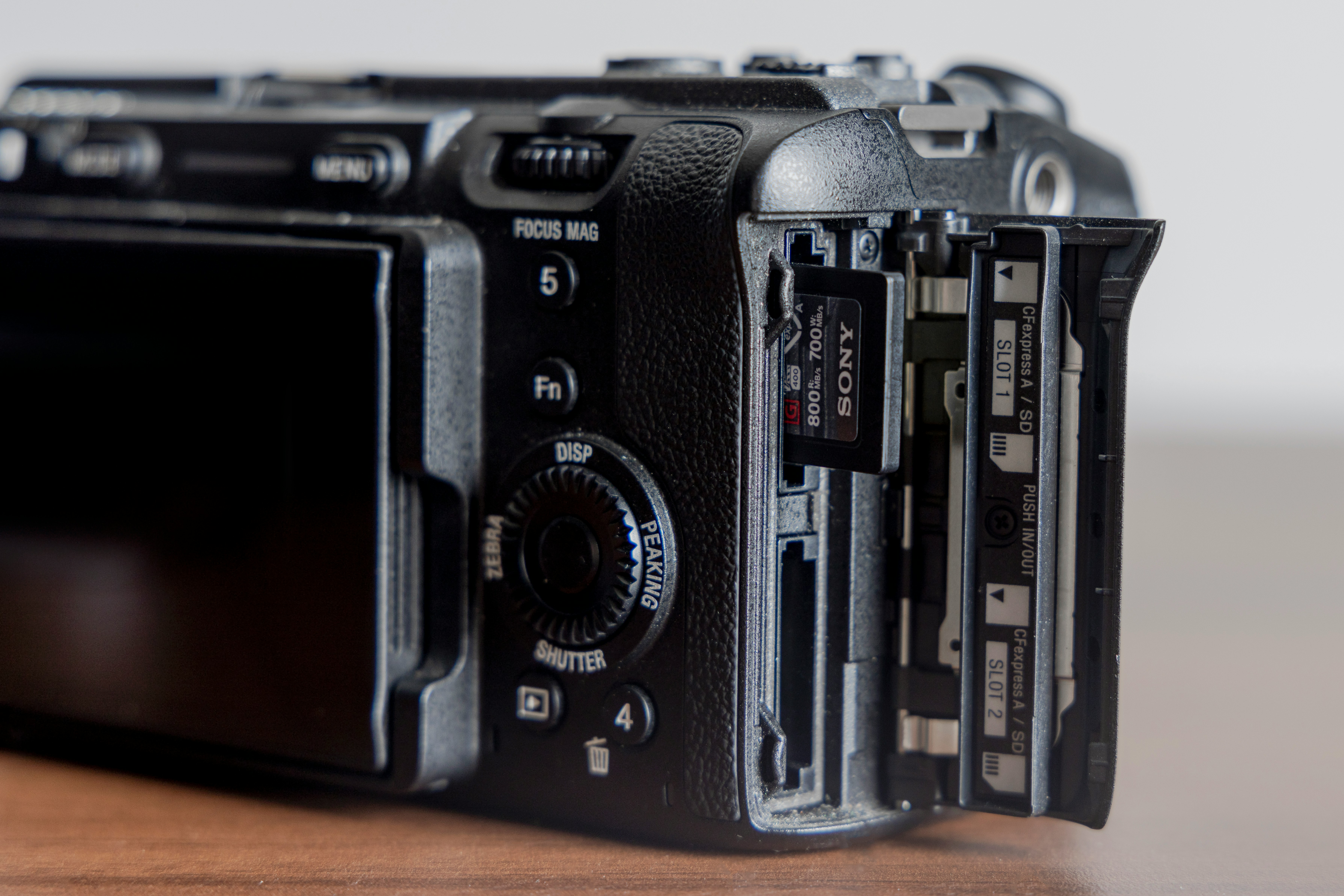 SDカードからのデータ転送 - デジカメ撮影後の効率的なワークフロー